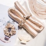 Hedvábný váleček do vlasů/Hedvábná natáčka - zlatý champaign