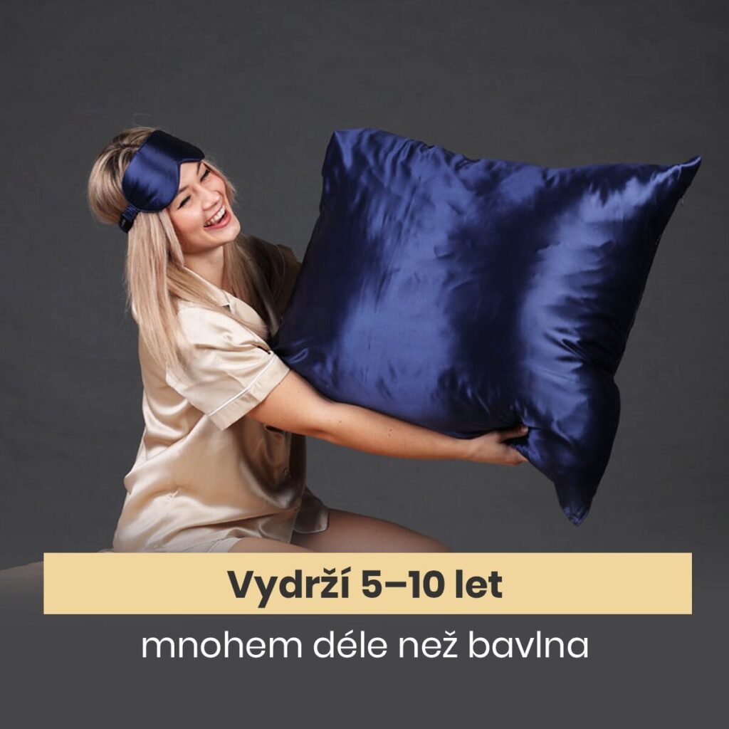 Hedvábí 22 Momme poskytuje šetrnou péči pleti i vlasům během celé noci. V nabídce je také maska v identické barvě.