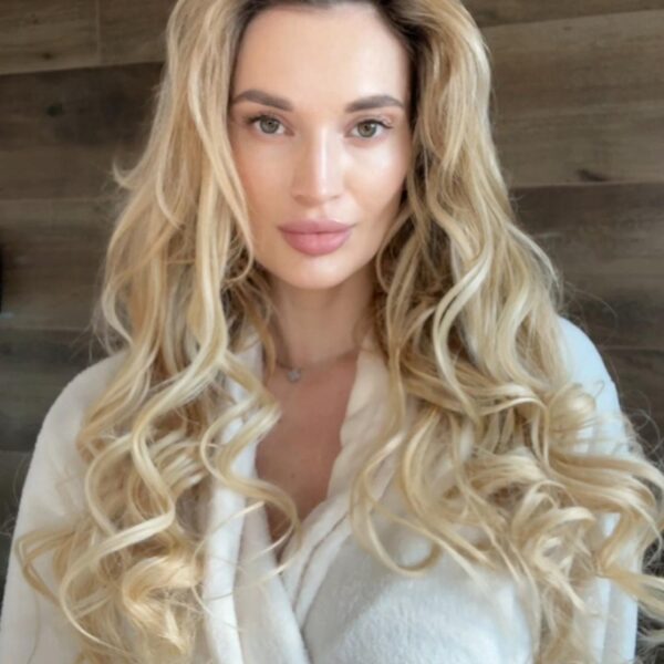 Je navržena tak, aby vás netlačila ani během spánku na boku. Dopřejte si luxusní pohodlí a profesionální styling v jednom.