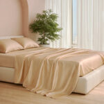 Hedvábné prostěradlo s gumičkou - zlatý champaign