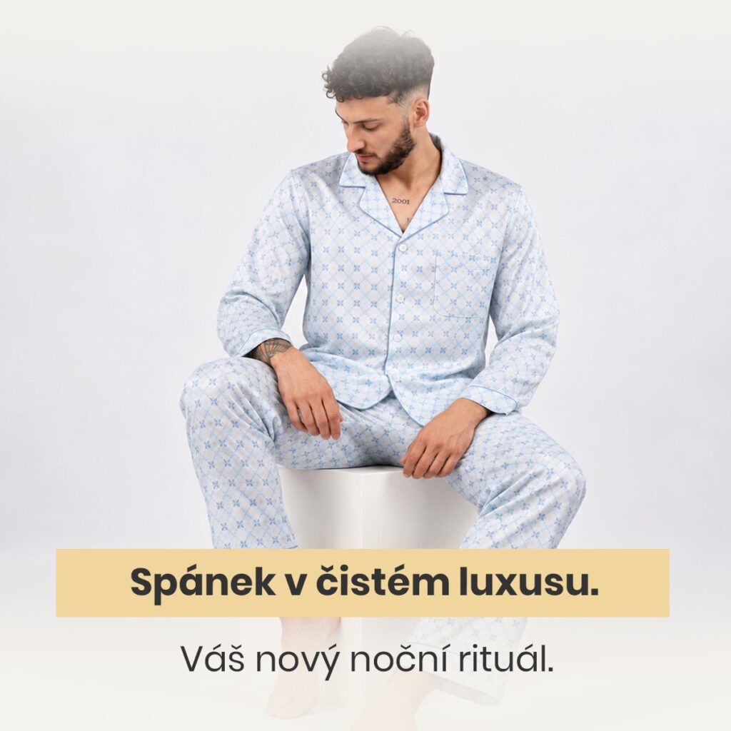 Hedvábné pánské pyžamo světle modré